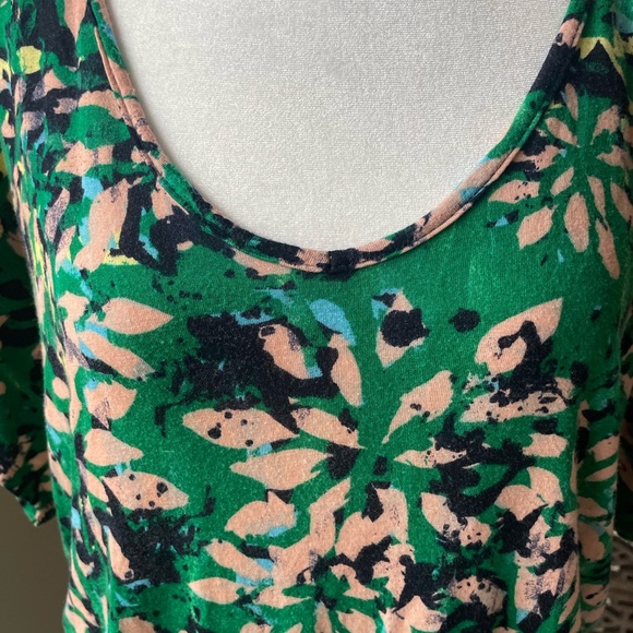 Women’s XL Green Front Tie Floral Green Dress With Blue Crocheted Back By Mudd - Picture 3 of 4